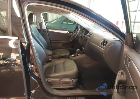 2018 Volkswagen Jetta 1.4T Se/1.4T Wolfsburg Edition z USA, uszkodzony, nr VIN 3VWDB7AJ4JM263826